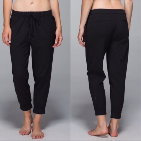 lululemon athletica Pants - Lululemon Jet Crop Cuffed Jogger Pant / 10